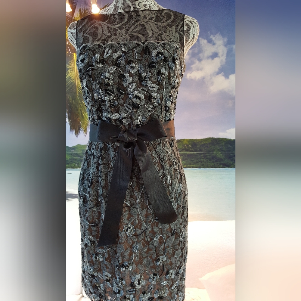 $4,000 OSCAR DE LA RENTA GORGEOUS FLOWER BEADED RUNWAY DRESS US 8 M